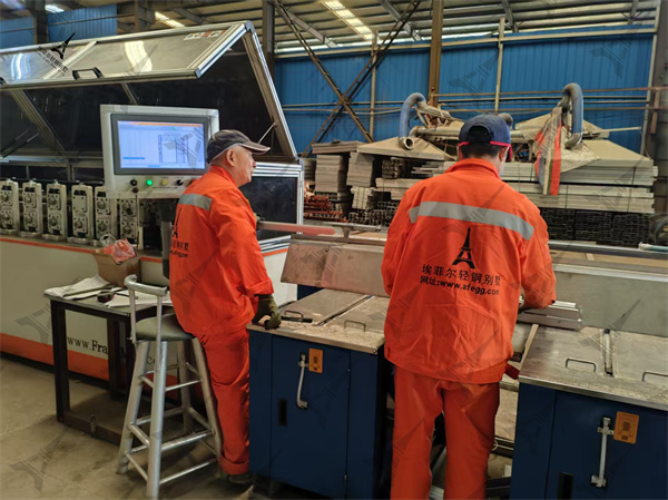 1745046178844220.jpg 轻钢别墅厂家02_副本.jpg